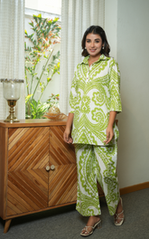 Fresh Green Paisley Collar Women Coord Set With Pocket